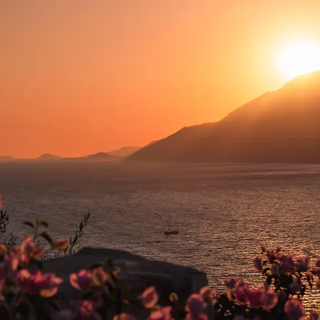 Hotel Guemues Yazar 3*