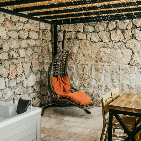 Guemues Yazar Каш