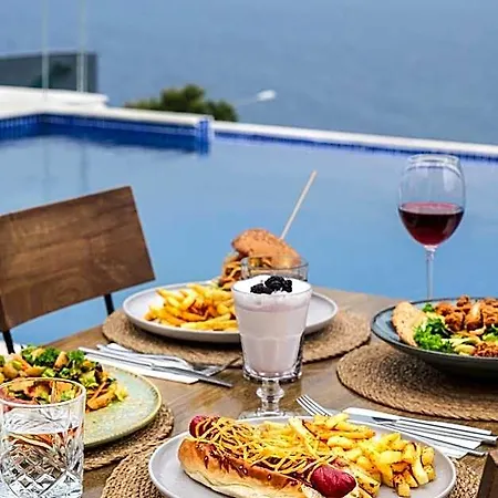Guemues Yazar Hotel Kaş