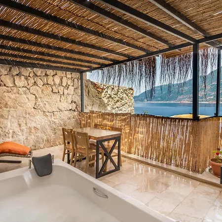 Hotel Guemues Yazar Kaş